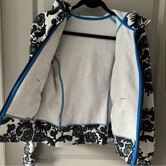 Lululemon scuba floral sweater laceoflage - Picture 5 of 9